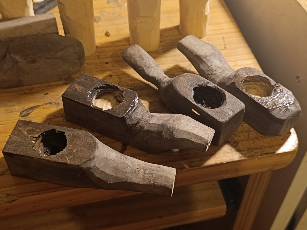 Pipe taillée a la main dans bois de tilleul possibilité de gravure