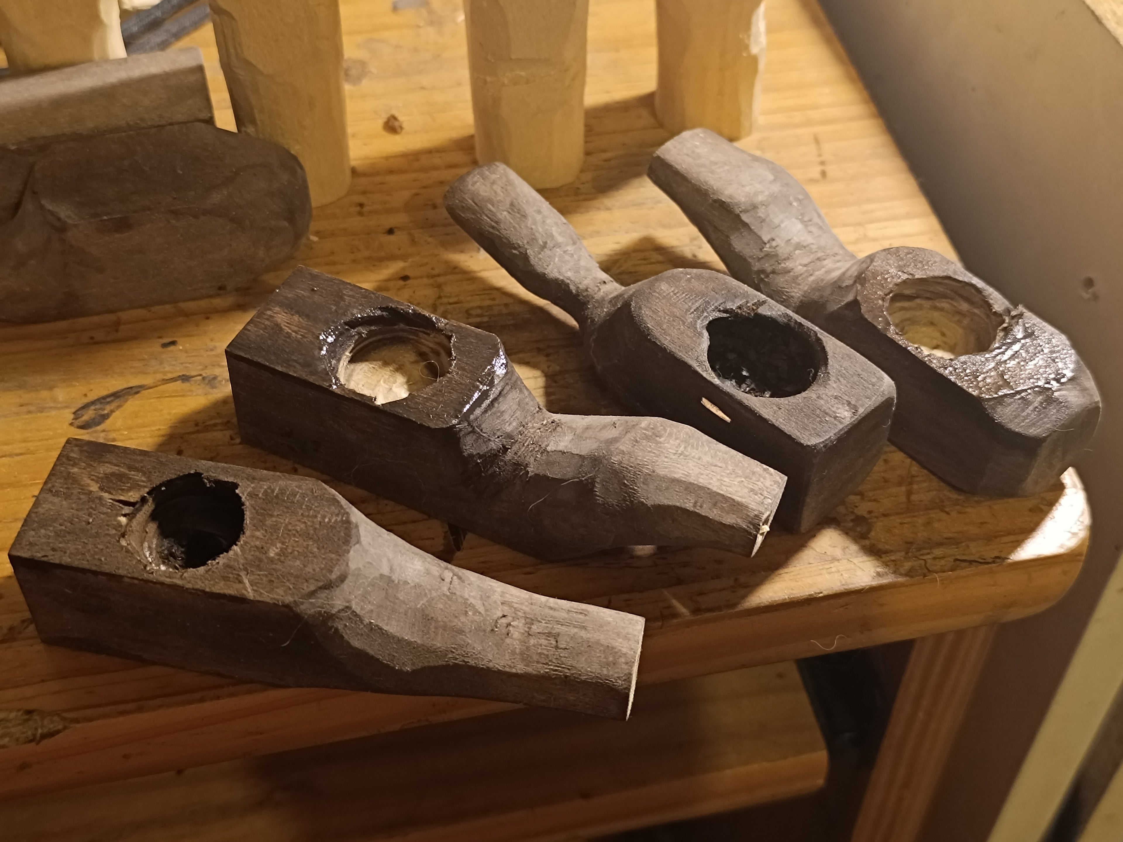 Pipe taillée a la main dans bois de tilleul possibilité de gravure