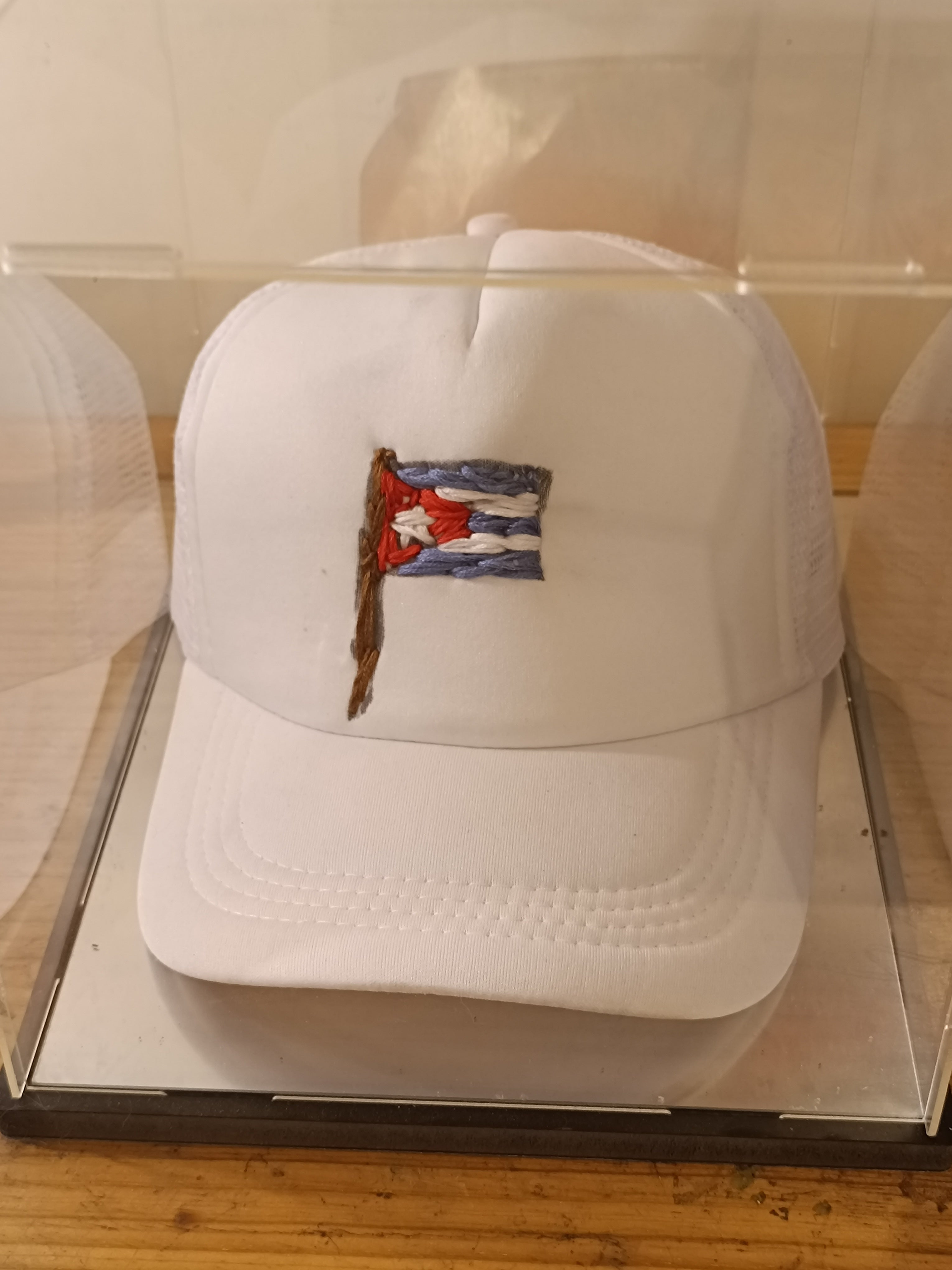 Casquette brodée mains drapeau de cuba