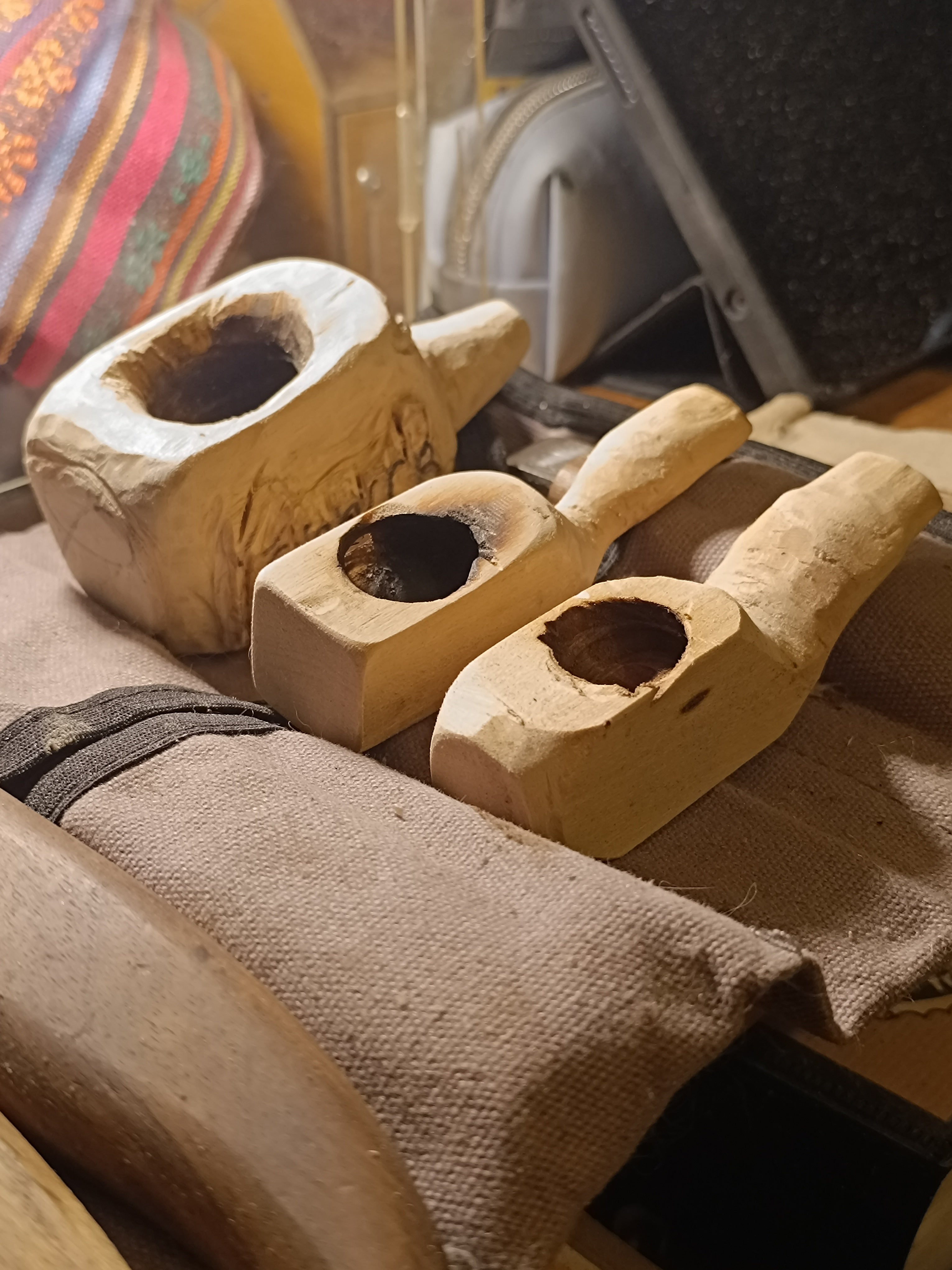 Pipe taillée a la main dans bois de tilleul possibilité de gravure