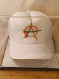 Casquette brodée mains anarchie