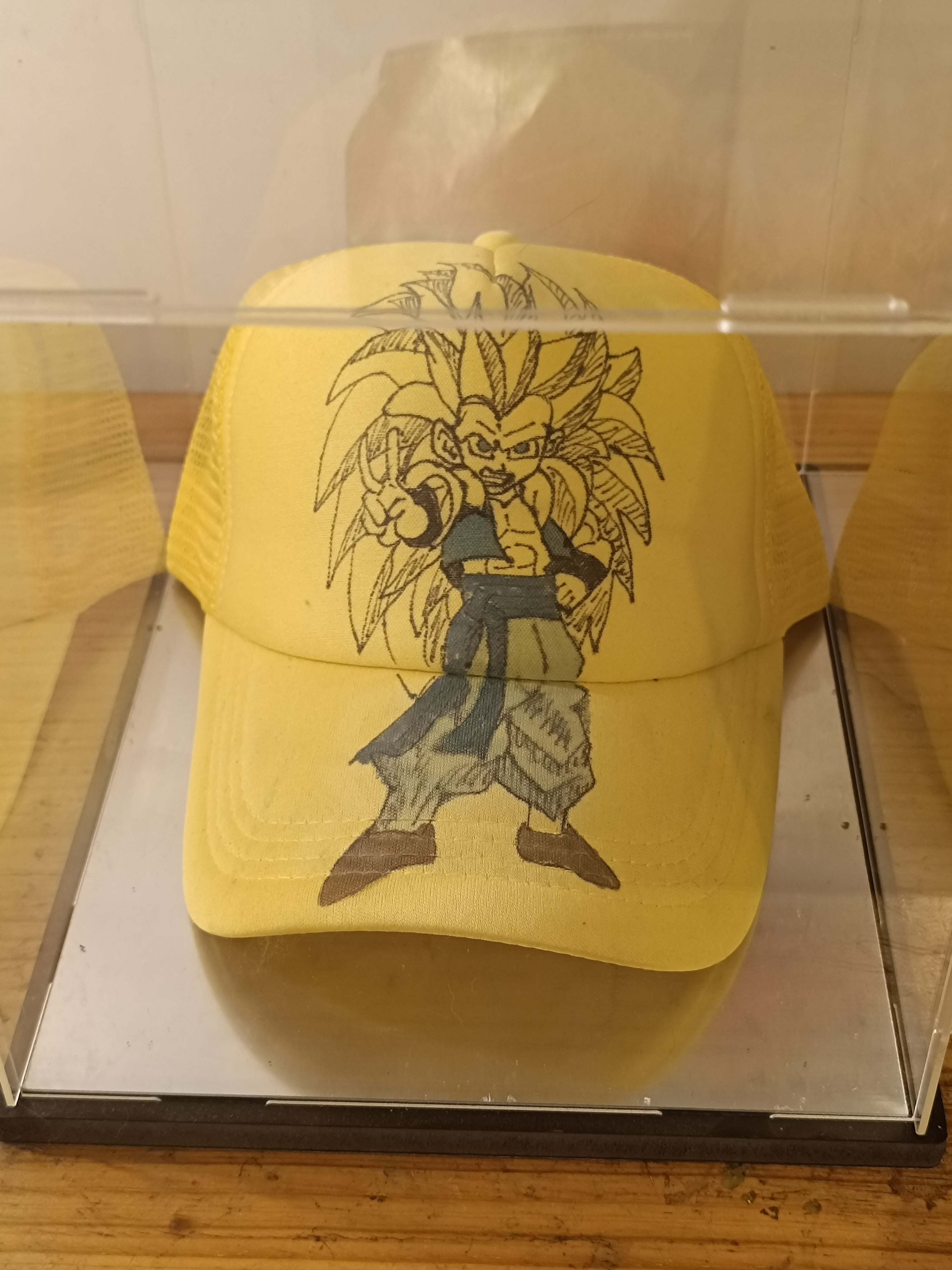 Casquette baseball grillagée synthétique grafee mains Goten